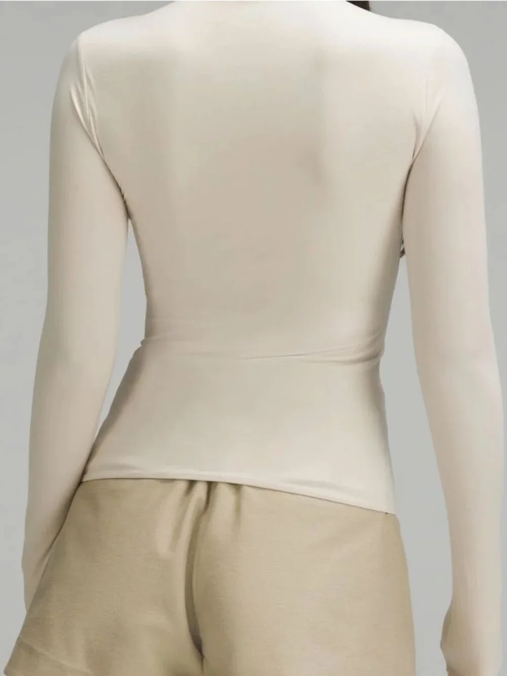 Lululemon Nulu Crewneck Long Sleeve Size M - Picture 4 of 4